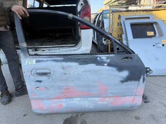 MİTSUBİSHİ CARİSMA SAĞ ÖN KAPI CAM KRİKOSU 96-03 MODEL