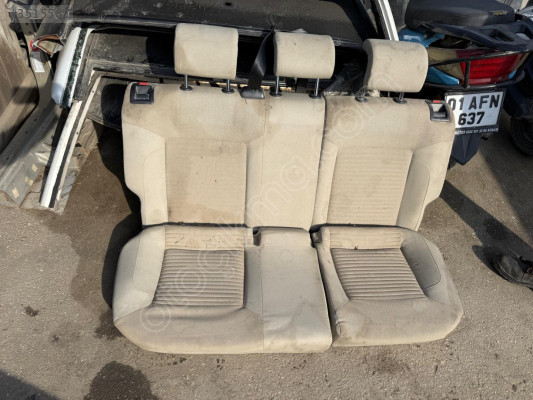 VOLKSWAGEN POLO ARKA KOLTUK BAŞLIĞI 2010-2017 MODEL