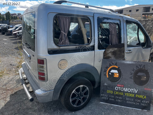 Ford Connect Sağ Arka Çamurluk Hatasız Orjinal Çıkma