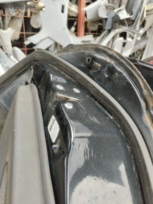 Mazda 626 sağ arka kapı kilidi