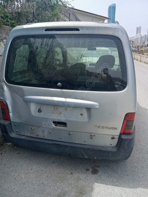 Peugeot Partner Modeli İçin Çıkma Bagaj Kapağı