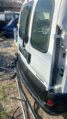 Renault Kangoo Modeli İçin Çıkma Arka Tampon