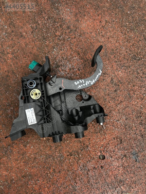 2023 trafic otomatik firen pedalı