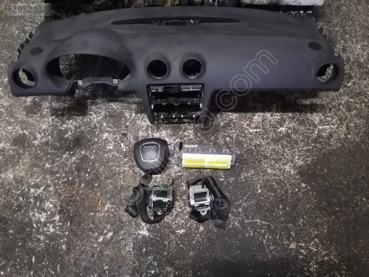 AUDİ A3 GÖĞÜŞLÜK TORPİDO KOMPLE ÇIKMA PARÇA