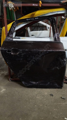 Ford Focus sağ arka kapı