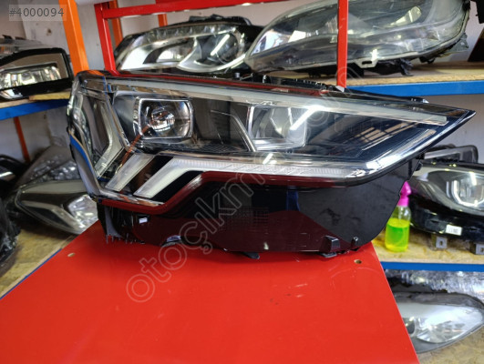 AUDİ Q3 SAĞ FAR ORJİNAL ÇIKMA
