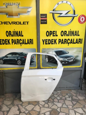 Opel Corsa F sol arka kapı beyaz renk