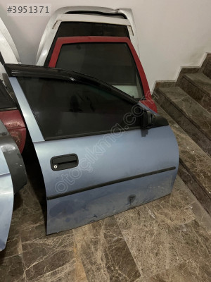 Corsa b sağ ön kapı