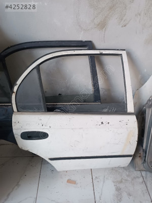 Corolla sağ arka kapı 101 kasa