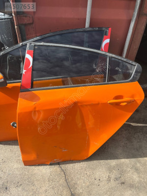 KİA CERATO SOL ARKA KAPI