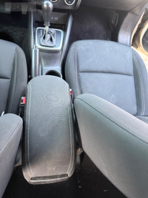 Fiat Egea orta konsol kol dayamalı