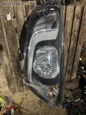 Hyundai i20 2014 sol far