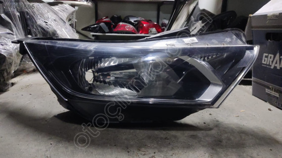 Hyundai i20 Sağ Far