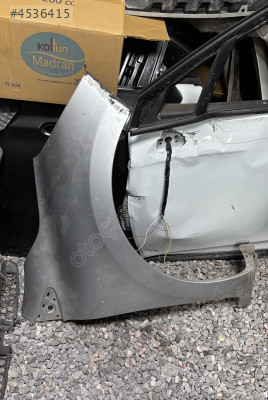 renault clıo 4 orjınal sağ ön çamurluk