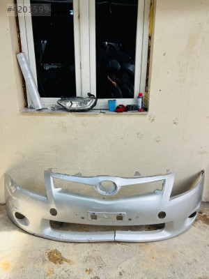 2010 Model Toyota auris çıkma ön tampon