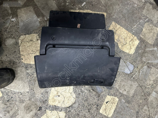 Opel Vectra B torpido gözü