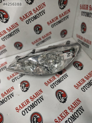 Peugeot 307 (2006-2012) Modeli İçin Sağ Ön Far Parçası