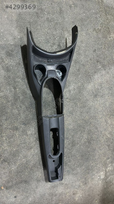 FORD FOCUS 1 SEDAN 1.6 BENZİNLİ ORTA KONSOL