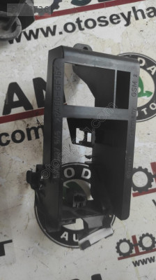 5K0937545 Golf 6 ön sol koltuk tesisatı bağlantı braketi