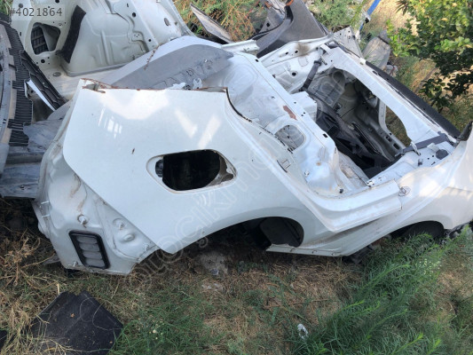 ÇIKMA VOLKSWAGEN GOLF 7 SAG ARKA ÇAMURLUK (ÇEYREK) 2012 - 2019