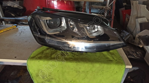 VOLKSWAGEN GOLF 7.5 SAĞ ÖN FAR XENON
