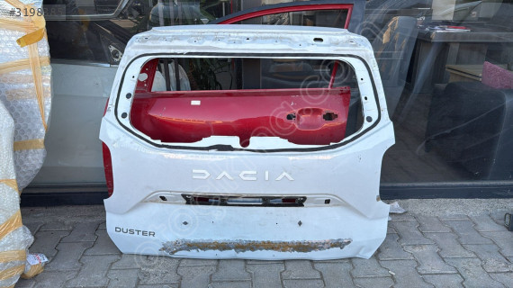 Dacia Duster 2023 24 bagaj kapağı