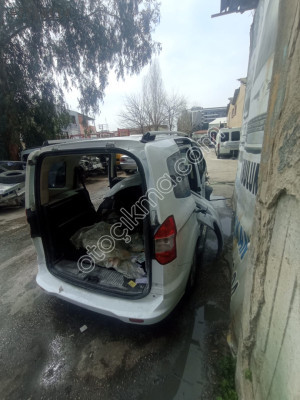FORD COURİER SAĞ ARKA ÇAMURLUK ORJ ÇIKMA