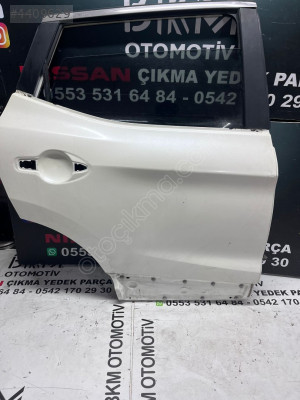 Nissan Qashqai J11 Sağ Arka Kapı