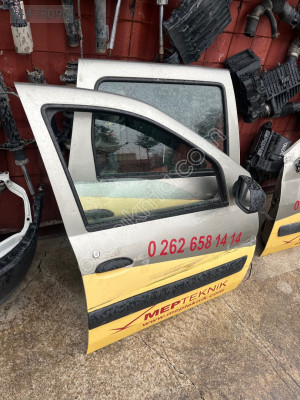 DACİA LOGAN SAĞ ÖN KAPI