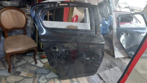 Çıkma Opel Corsa E Sağ Arka Kapı