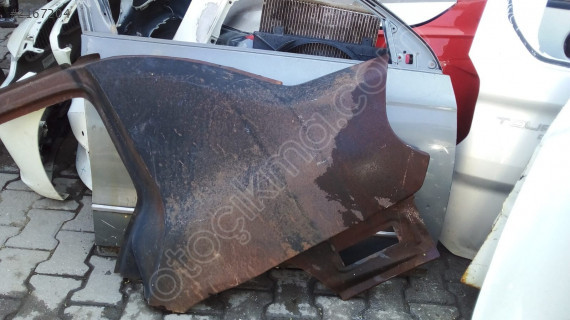 renault clio sol arka çamurluk
