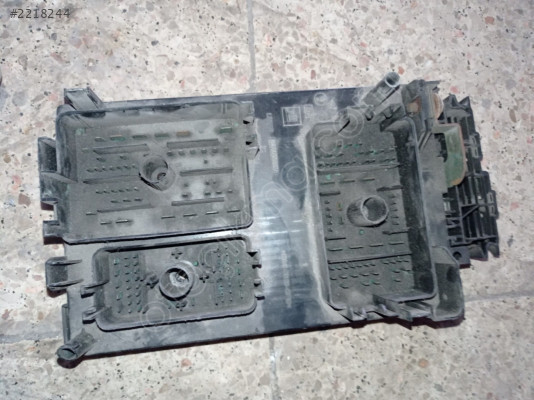 C11000139 09-15 ASTRA J 1.3 CDTI ORJ. ÇIKMA SİGORTA KUTUSU