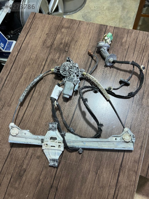 Pevgeout 301 çıkma ön sol kapı çıkma cam motoru krikosu