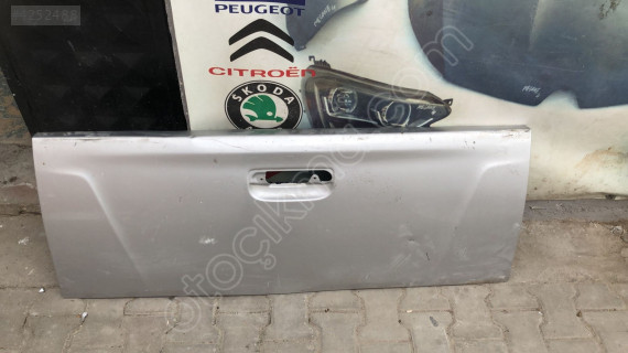 ISUZU DMAX ORJİNAL ÇIKMA BAGAJ KAPAĞI