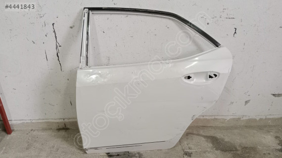 2014 toyota corrolla sol arka kapi