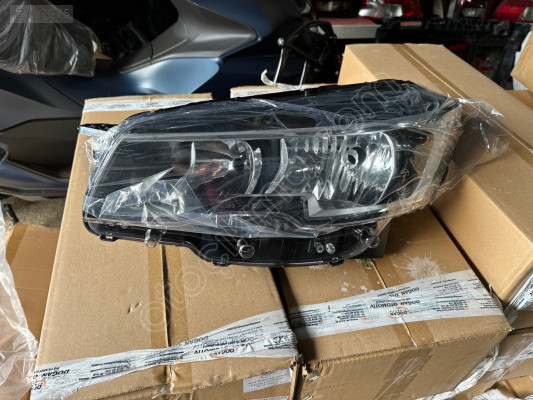 PEUGEOT 508 ÖN FAR SAĞ SOL MEVCUT MAKYAJLI KASA
