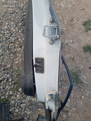 Renault Megane 4 sol arka kapı menteşesi