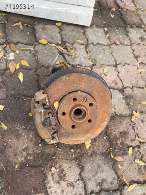 volkswagen transporter t5 çıkma sol ön aks taşıyıcısı