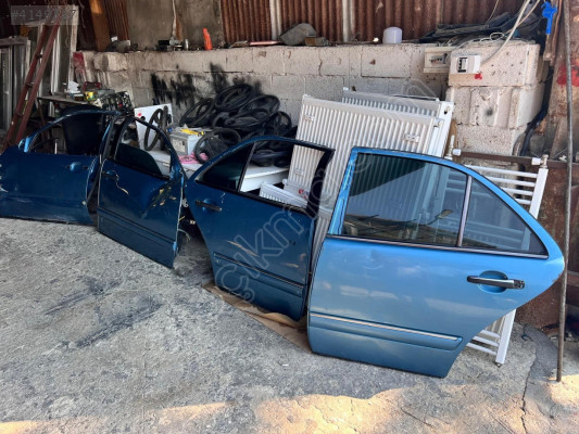 MERCEDES W210 E 200 SAĞ ÖN KAPI ORJİNAL