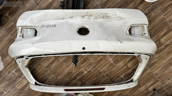 Bmw F20 Lci bagaj kapağı