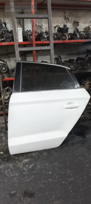 AUDİ A3 SOL ARKA KAPI