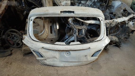 Opel corsa E bagaj kapağı 2015-2024   çıkma