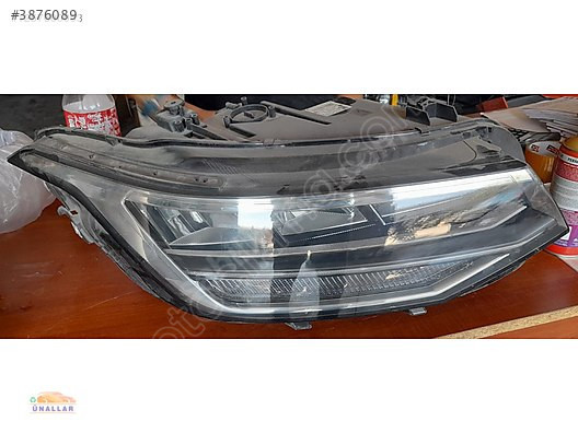 Volkswagen Tiguan Sağ Far - Ünallar Oto Çıkma Yedek Parça