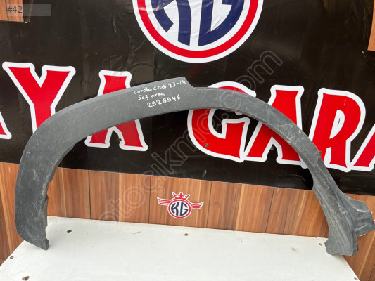 Toyota corolla Cross sağ arka Çamurluk dodik 2023 2024