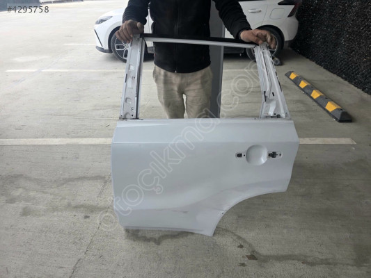 SUZUKİ VITARA BEYAZ SOL ARKA KAPI ORJINAL