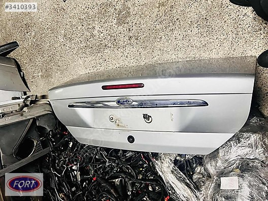 Ford Focus 1999-2005 Arası Sedan Arka Bagaj Kapağı Gri Hatasız