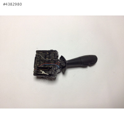 Renault Clio MK4 Silecek Kolu E10670313