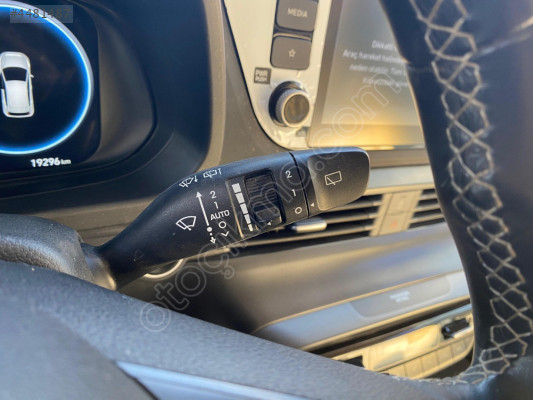 HYUNDAİ BAYON SİLECEK KOLU ORJİNAL