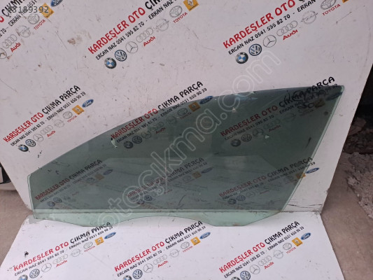 Volksvagen Jetta sol ön kapı camı 2012 17