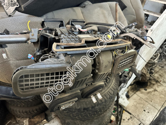 RENAULT FLUENCE 2015 ORJİNAL KALORİFER KUTUSU-KAZANI